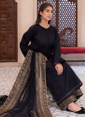 Black natural crepe silk suit set with embroidery & moti work 3