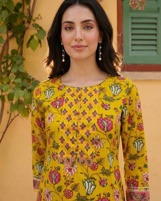 Women rayon yellow floral digital printed regular kurta 1