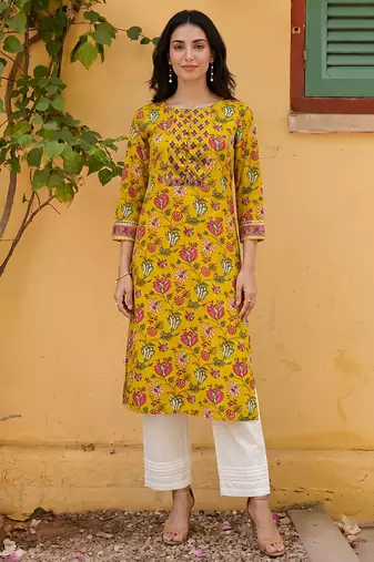 Women rayon yellow floral digital printed regular kurta