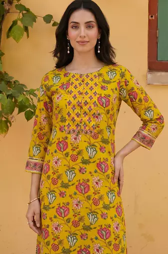 Women rayon yellow floral digital printed regular kurta