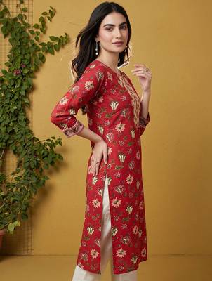 Women rayon red floral digital printed regular kurta 3