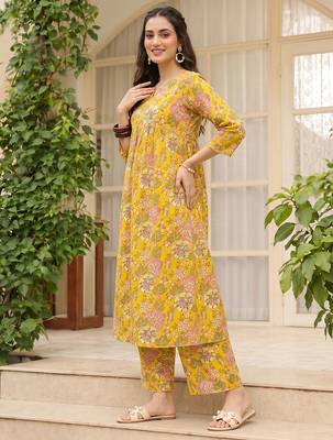 Women cotton blend yellow floral digital printed regular kurta 3
