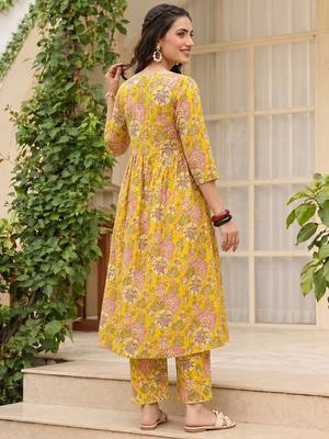 Women cotton blend yellow floral digital printed regular kurta 4