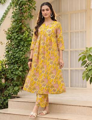 Women cotton blend yellow floral digital printed regular kurta 5