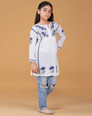 Girls white & blue pure cotton floral embroidered chikankari kurta 3