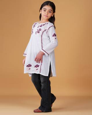 Girls white & maroon pure cotton floral embroidered chikankari kurta 2