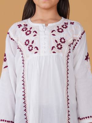 Girls white & maroon pure cotton floral embroidered chikankari kurta 4
