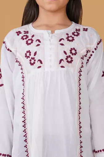 Girls white & maroon pure cotton floral embroidered chikankari kurta