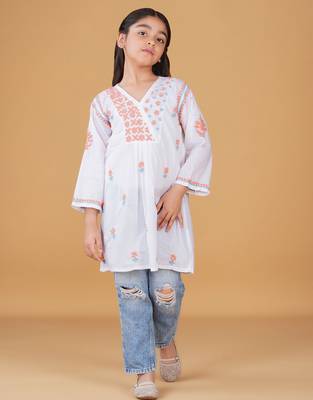 Girls white & peach pure cotton floral embroidered chikankari kurta 1