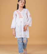 Girls white & peach pure cotton floral embroidered chikankari kurta