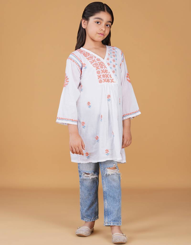 Girls white & peach pure cotton floral embroidered chikankari kurta
