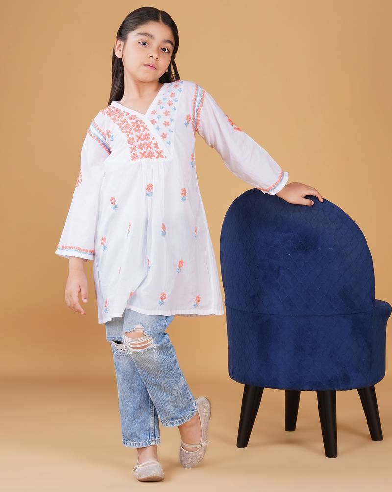 Girls white & peach pure cotton floral embroidered chikankari kurta