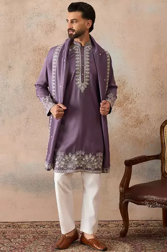 Mens lavender silk blend solid embroidered kurta & trouser with dupatta