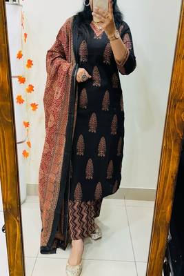 Women's premium handworked pure cotton kurta pant dupatta set 1