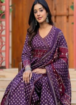 Women's premium printed pure cotton angrakha kurta pant dupatta set 2