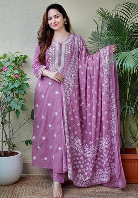 Dusty Lavender Embroidered Straight Suit Set With Dupatta 2