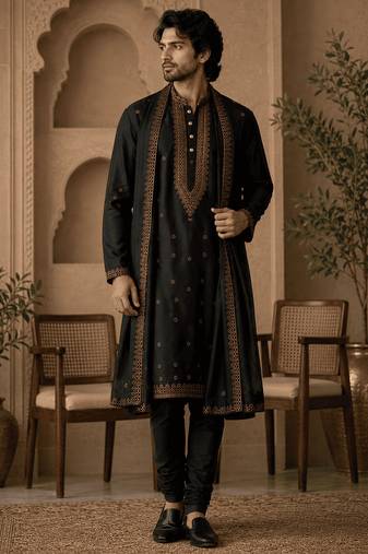 e embroidered kurta  with stole