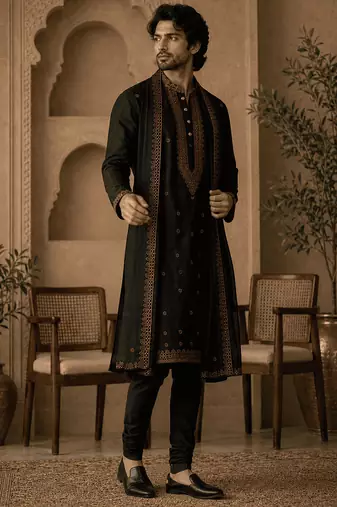  e embroidered kurta  with stole