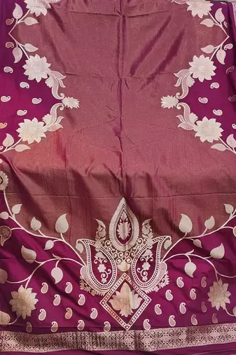 Wine Color Floral Zari Weaving And Attractive Dori Piping Fitting With Hand Dyeing Chainya Tissue Shimmer Saree