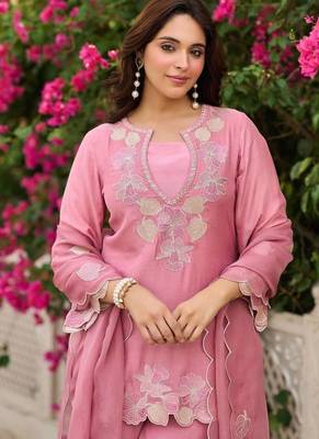 pink embroidered kurta pant set with dupatta 2