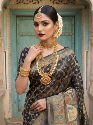 Black Color Printed Pallu With Body Print Jacquard Weaving Border Dola Silk Saree 3
