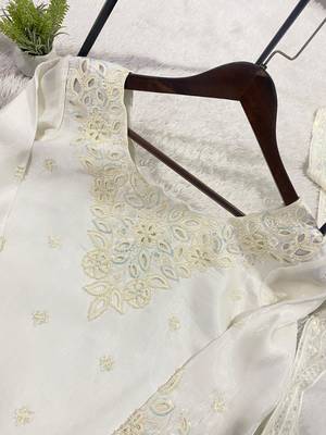 White glass roman silkblend embroidered kurta set with salwar & rangoli silkblend dupatta 3