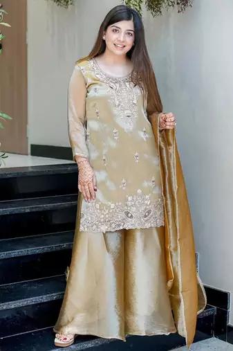 Cream pure gmy silk blend embroidered kurta set with bottom & dupatta