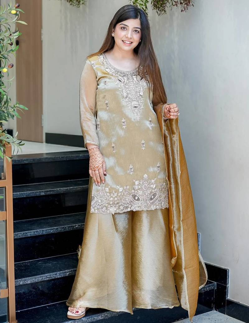 Cream pure gmy silk blend embroidered kurta set with bottom & dupatta