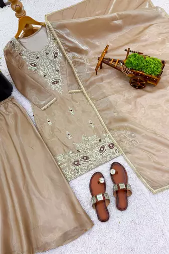 Cream pure gmy silk blend embroidered kurta set with bottom & dupatta
