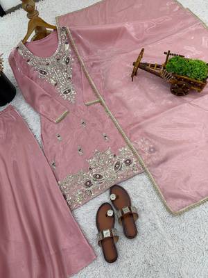 Pink pure gmy silk blend embroidered kurta set with bottom & dupatta 2