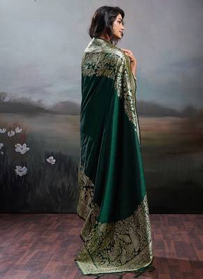 Dark green banarasi silk blend saree with rich gold zari weaving 2