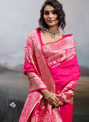 Gajri pink banarasi silk blend saree with rich gold zari weaving 4