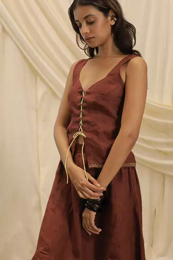 Burnt maroon linen laceup top