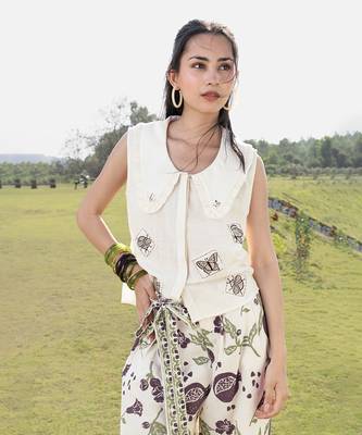 Off white embroidered cotton pan collar top 1