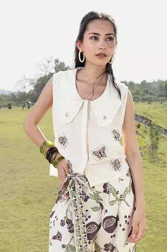 Off white embroidered cotton pan collar top