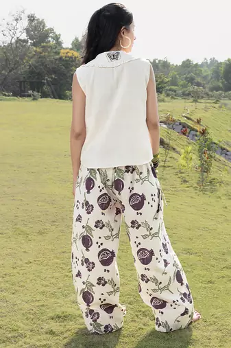 Off white embroidered cotton pan collar top