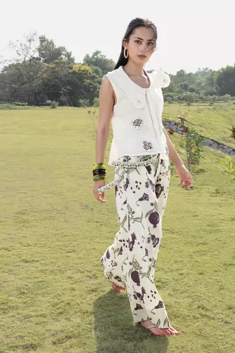 Off white embroidered cotton pan collar top
