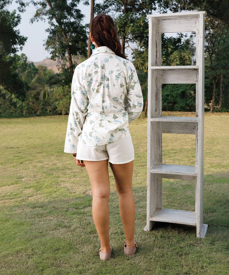 White cotton short