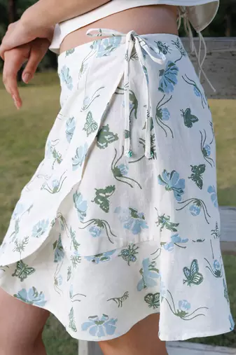 White printed cotton wrap skirt
