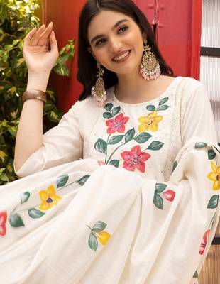 Ishin off- white hand painted floral embellished kurta with pants and dupatta 1