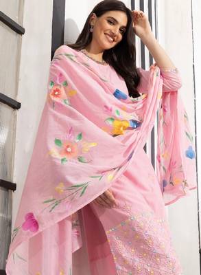 Floral embroidered round neck three-quarter sleeves thread work kurta set 1