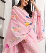 Floral embroidered round neck three-quarter sleeves thread work kurta set