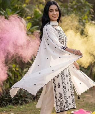 Floral embroidered thread work kurta with trousers & dupatta 1