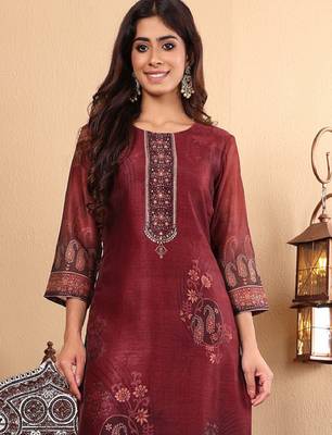 Floral printed sequinned chanderi silk straight kurta with trousers & dupatta 1