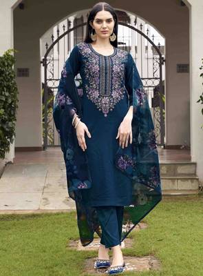 Floral embroidered v-neck straight kurta with trousers & dupatta 1