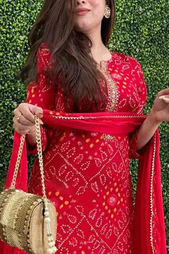 Bandhani printed round neck straight kurta with trousers & dupatta
