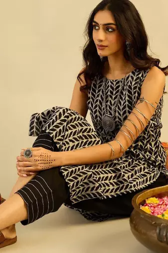 Women floral printed indie prints kurta