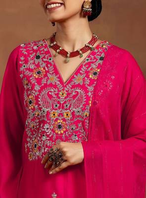 Ethnic motifs embroidered sequinned v-neck straight kurta with trouser & dupatta 3
