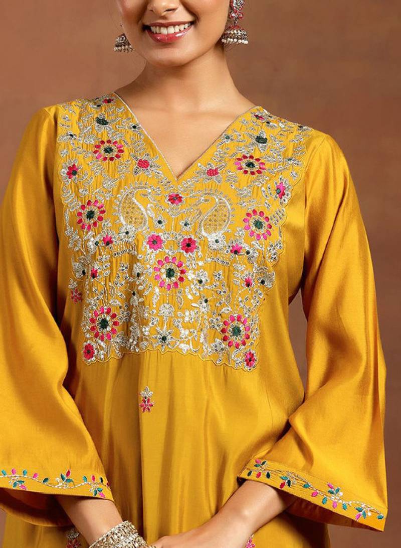 Ethnic motifs embroidered sequinned v-neck straight kurta with trouser & dupatta