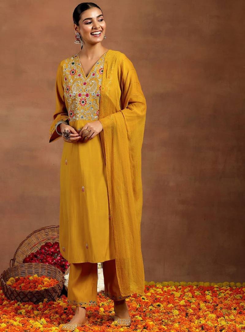 Ethnic motifs embroidered sequinned v-neck straight kurta with trouser & dupatta
